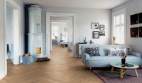 Vorschau: TER%20HÜRNE%20Herringbone%20Collection%20Eiche%20Vlieland%201101312528%20Raumbild%20Room%20up.jpg