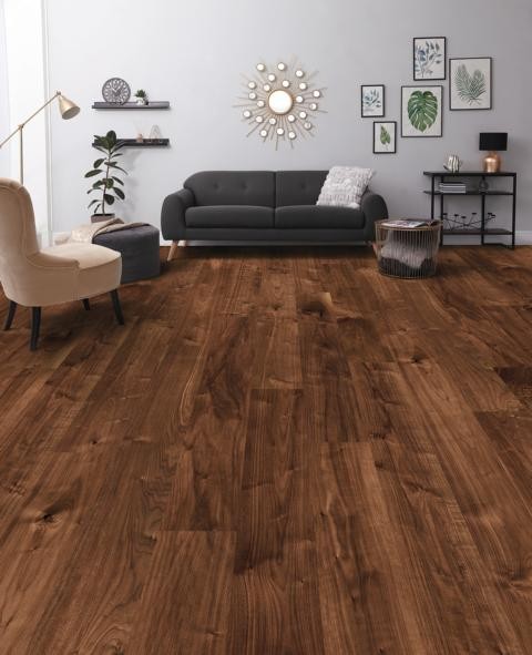 ZIRO%20Naturalan%20Walnut%20Makay%2002%20400%2000%2006%20Raumbild%20Room%20Up.JPG