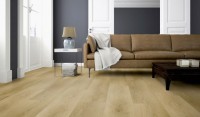 Vorschau: TER%20HÜRNE%20Soya%20Design%20Vinylboden%202%20Wood%20Edition%20Solid%20Lange%20LHD%20Eiche%20Zandvoort%201101290204%20Raumbild%20Room%20up.jpg