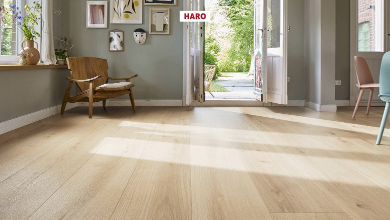HARO%20Tritty%2090%20Silent%20Pro%20Landhausdiele%204V%20Eiche%20Melina%20535246%20Raumbild%20Room%20up.jpg