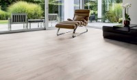 Vorschau: TER%20HÜRNE%20Soya%20Design%20Vinylboden%201%20Wood%20Edition%20Perform%20LHD%20Eiche%20Helsinki%201101240204%20Room%20Up%20Raum_1.jpg