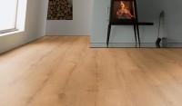 Vorschau: TER%20HÜRNE%20Soya%20Design%20Vinylboden%201%20Wood%20Edition%20Pro%20Lange%20LHD%20Eiche%20Hamburg%201101210407%20Room%20Up%20%20Raum.jpg