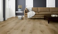 Vorschau: TER%20HÜRNE%20Soya%20Design%20Vinylboden%201%20Wood%20Edition%20Perform%20Lange%20LHD%20Eiche%20Bilbao%201101240021%20Room%20Up%20Raum.jpg
