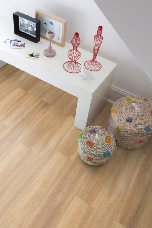 GERFLOR%20Creation%2055%20Dry%20Back%20Bostonian%20Oak%20Honey%200851%20Perspektive%20Room%20Up.jpg