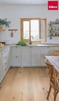 Vorschau: KÄHRS%20Flora%20Collection%20Eiche%20Edelweiß%20131247220%20Raumbild%20Room%20up.JPG