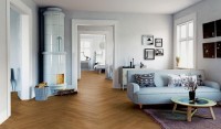 Vorschau: TER%20HÜRNE%20Herringbone%20Collection%20Eiche%20Fünen%201101312532%20Raumbild%20Room%20up.jpg