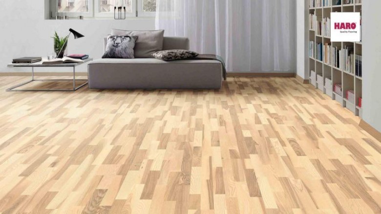 HARO%20Schiffsboden%20Serie%204000%20Esche%20lichtweiß%20Favorit%20naturaDur%20541853%20Raumbild%20Room%20Up.JPG