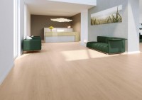 Vorschau: JOKA%20Design%20555%20469P%20Perfect%20Sand%20Oak%20Raumbild%20Room%20Up.JPG