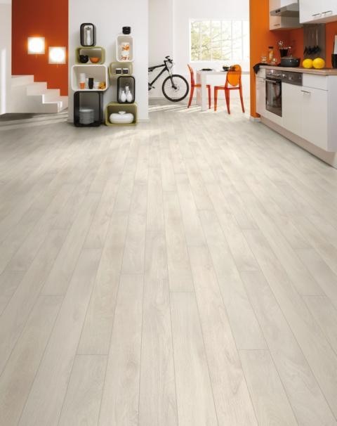 KRONO%20Super%20Natural%20Aspen%20Oak%208630%20Raumbild%20Room%20Up.JPG