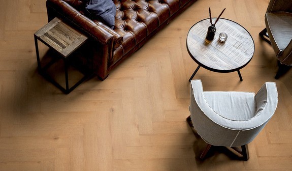 TER%20HÜRNE%20Herringbone%20Edition%20Pro%20Eiche%20Hamburg%201101240800%20Room%20Up%20Raum_1.jpg