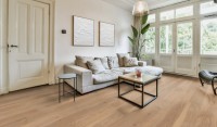 Vorschau: TER%20HÜRNE%20Tailored%20Collection%20Eiche%20Zinfandel%201101312464%20Raumbild%20Room%20up.jpg