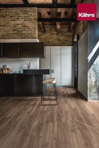KÄHRS%20SPC%20Rigid%20Click%205%20Saxon%20LTCLW2109-172%20Raumbild%20Room%20Up.JPG